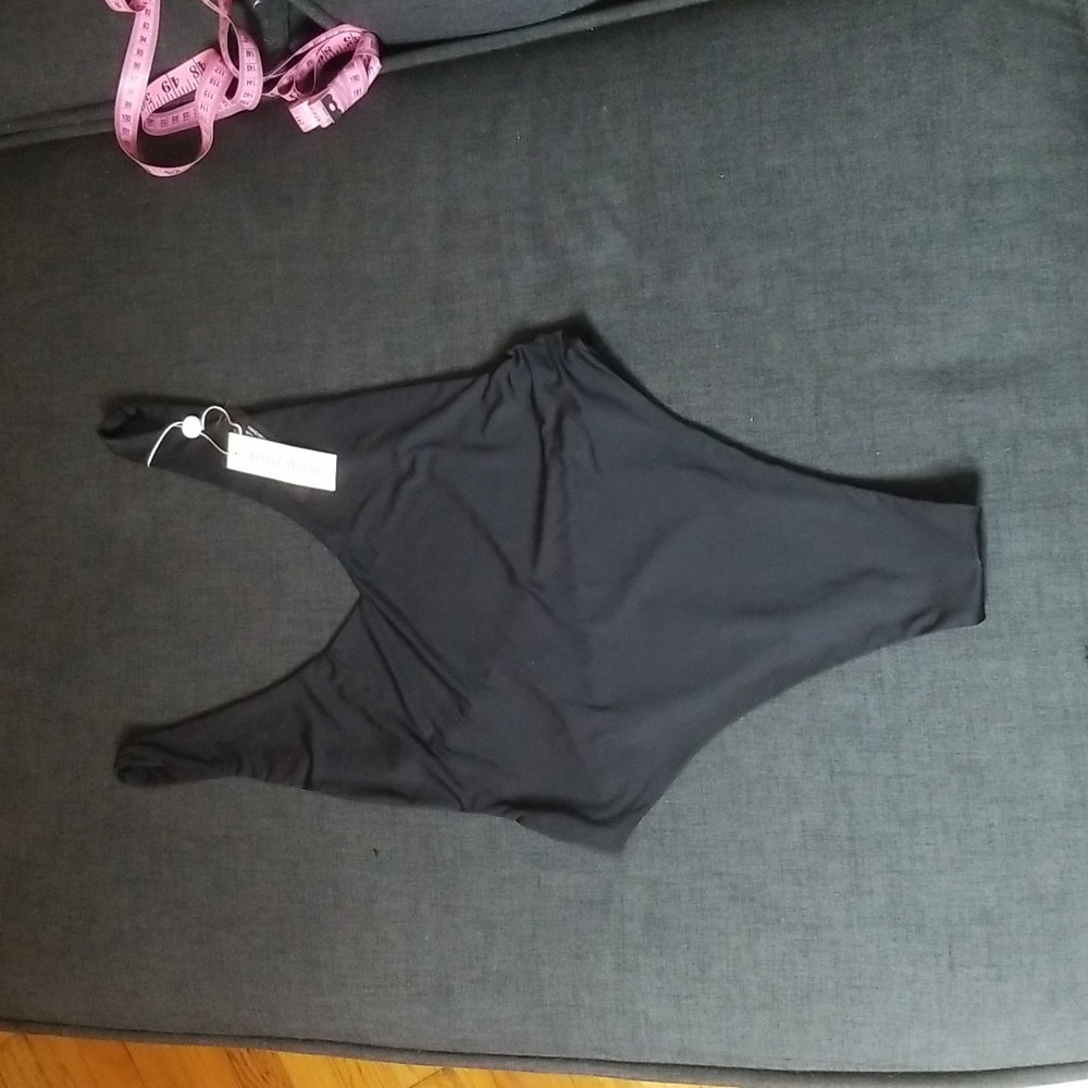 NWT Myra Swim Elle One Piece Swimsuit Solid Black SzM Cheeky Plunge High Leg